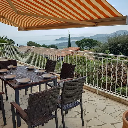 Villa Mit Grossartigem Panoramablick Auf Und Direkt Am Pool La Croix-Valmer