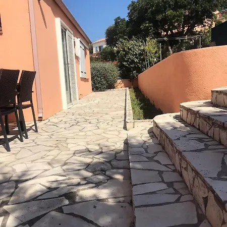 Mit Grossartigem Panoramablick Auf Und Direkt Am Pool * La Croix-Valmer