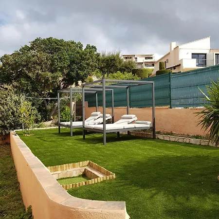 Mit Grossartigem Panoramablick Auf Und Direkt Am Pool La Croix-Valmer